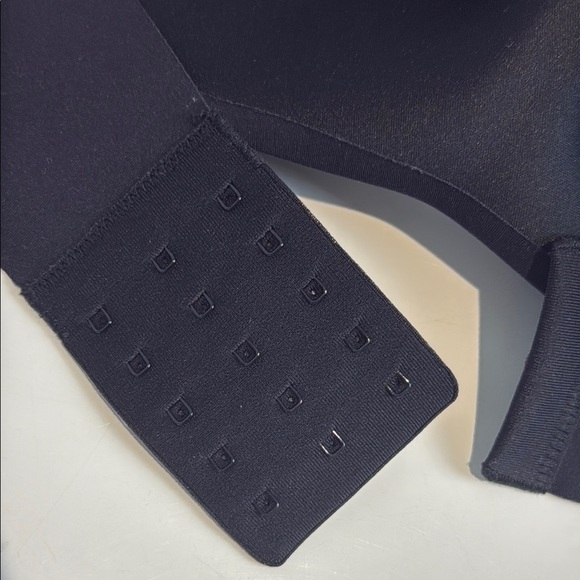 Knix Black Wireless Bralette with Adjustable Straps Size Knix 5 - Picture 3 of 5